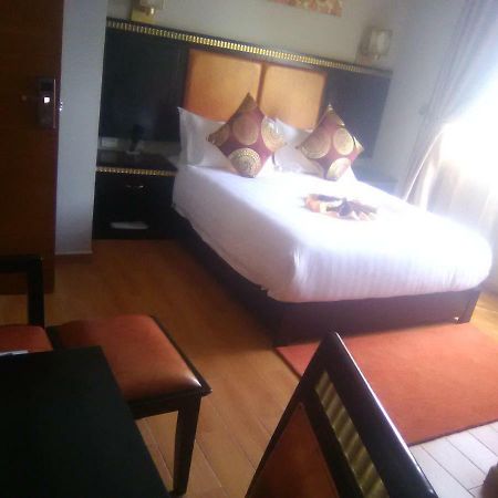 Zigzag Hotel And Spa Адис Абеба Екстериор снимка