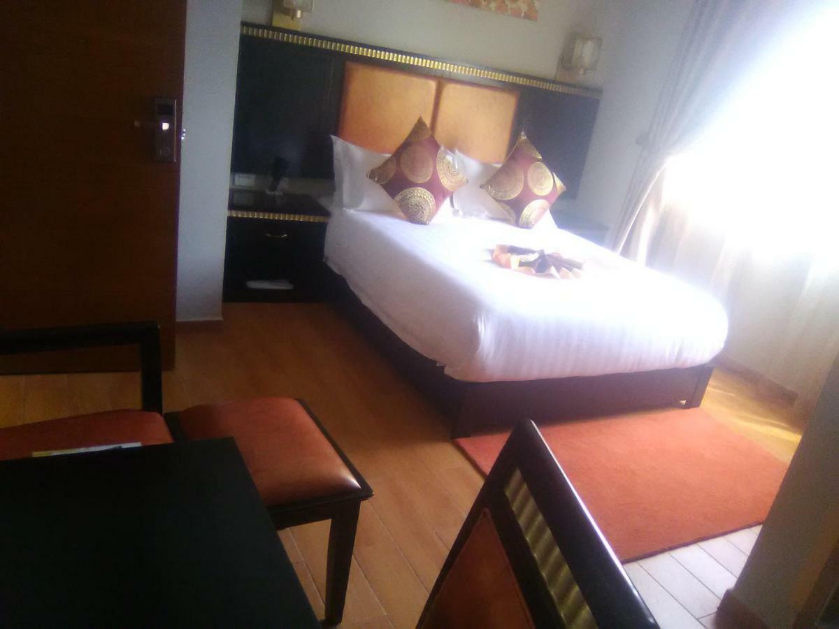 Zigzag Hotel And Spa Адис Абеба Екстериор снимка